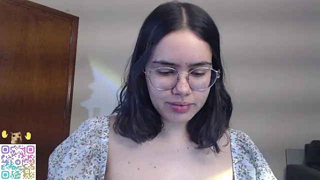 crystalll room online show from 30, 7, 2026