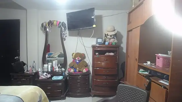 jazmin mature  online show from 26, 4, 2026