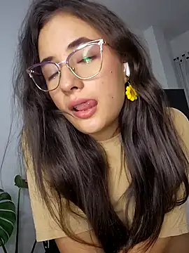 Snapshot of baaby-miiaa chatting on 25, 1, 2025 baaby-miiaa online show from 25, 1, 2025