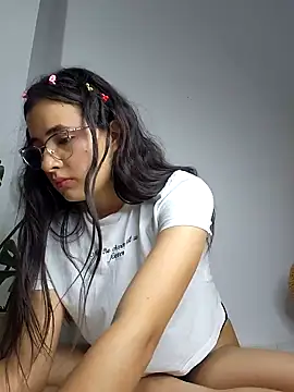 Snapshot of baaby-miiaa chatting on 1, 2, 2025 baaby-miiaa online show from 1, 2, 2025