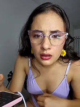 Snapshot of baaby-miiaa chatting on 13, 2, 2025 baaby-miiaa online show from 13, 2, 2025