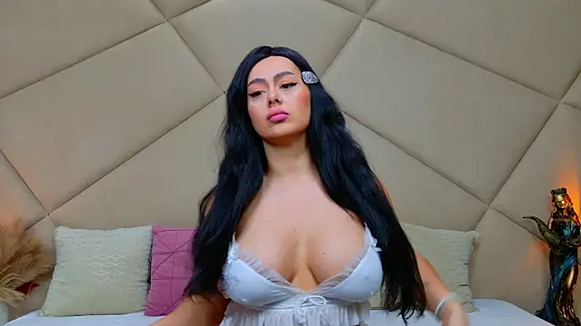 Snapshot of ChloeFrost chatting on 2, 10, 2025 ChloeFrost online show from 2, 10, 2025