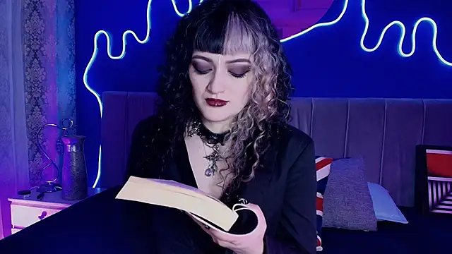 Snapshot of JeanneSabatier chatting on 6, 6, 2026 JeanneSabatier online show from 6, 6, 2026