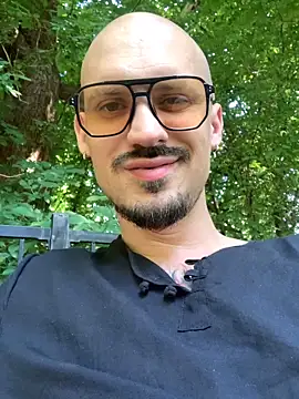 Snapshot of AssHunter4k chatting on 9, 6, 2026 AssHunter4k online show from 9, 6, 2026