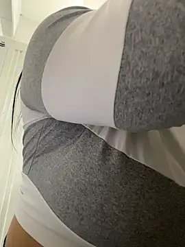 Miia Jazmin online show from 13, 11, 2025