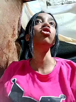 Zoe Sweett18 online show from 20, 3, 2025