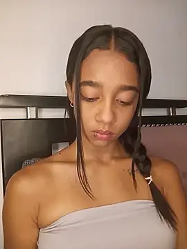 Zoe Sweett18 online show from 19, 6, 2026