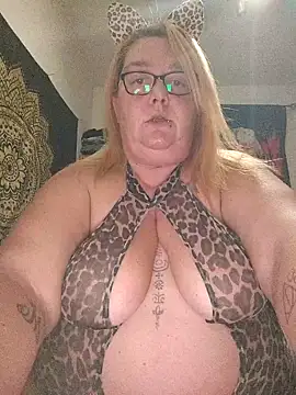 diosacurvy1984 online show from 9, 11, 2025