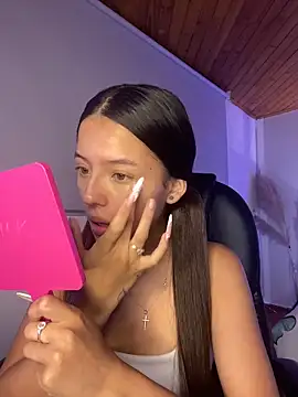 Sofia18 pinkk online show from 5, 4, 2026