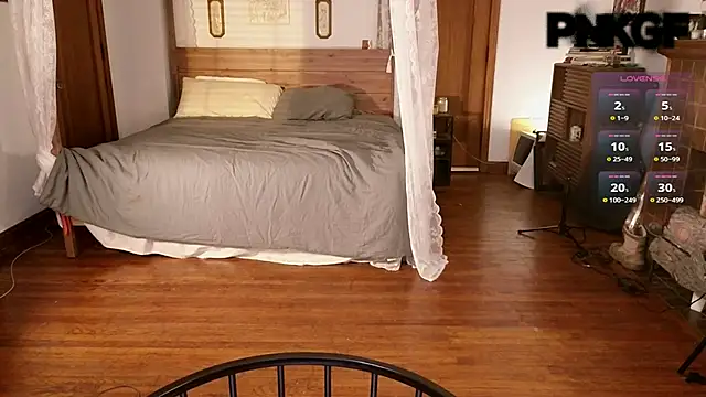 Snapshot of bunnierotten chatting on 8, 3, 2025 bunnierotten online show from 8, 3, 2025