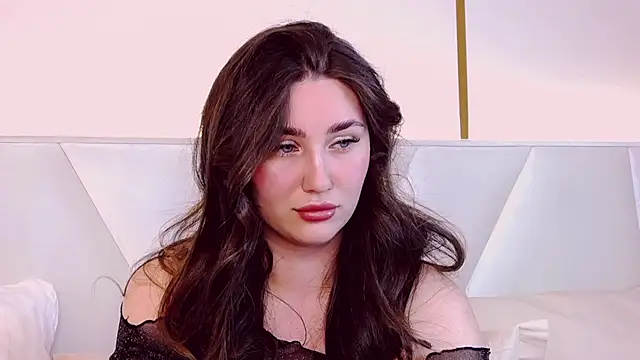 KiraBarlows online show from 6, 3, 2025