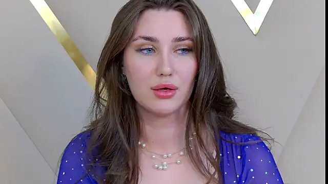 KiraBarlows online show from 9, 3, 2025