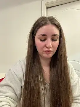 KiraBarlows online show from 13, 3, 2026