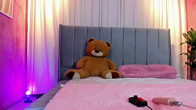 camilapersy online show from 25, 1, 2025