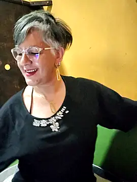 ilonna2025 online show from 17, 4, 2026