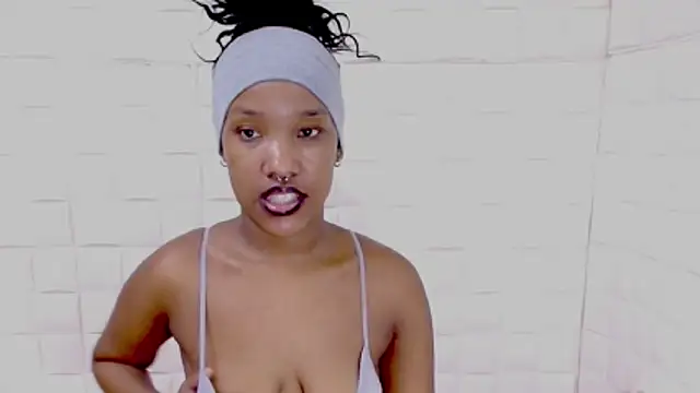 EroticSexyPrada online show from 19, 4, 2026