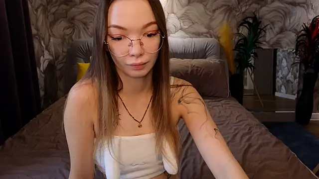 SusannJohnson online show from 18, 9, 2025