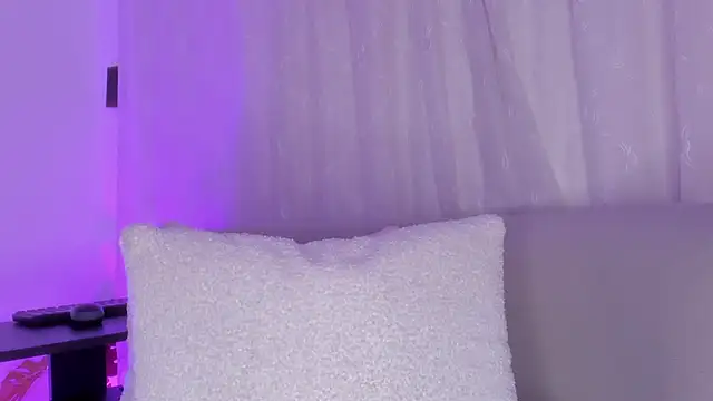 cutte hanna18 online show from 18, 4, 2026