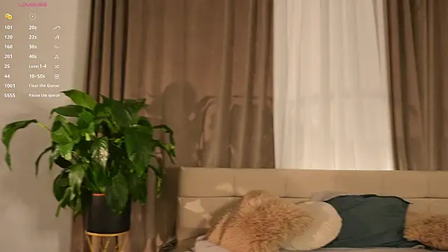 Snapshot of GiKarerra chatting on 7, 6, 2026 GiKarerra online show from 7, 6, 2026