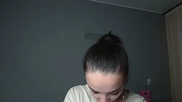 Snapshot of Eva_Gloryy chatting on 12, 6, 2026 Eva Gloryy online show from 12, 6, 2026