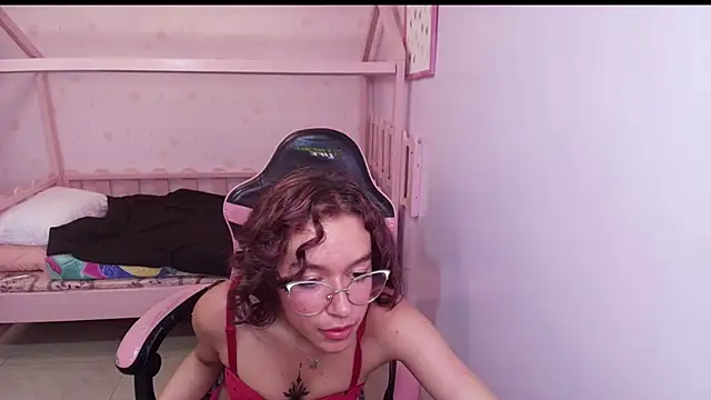 kassandra ch  online show from 22, 1, 2025