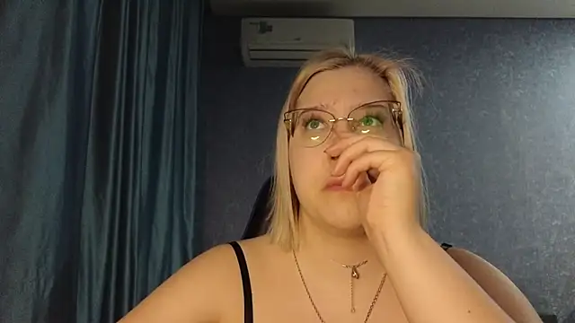 HotBrandyX online show from 2, 4, 2026