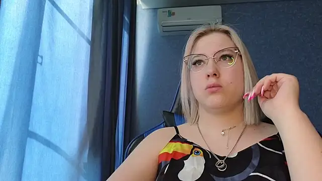 HotBrandyX online show from 25, 4, 2026