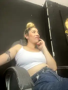 Snapshot of viktoria_davis_ chatting on 10, 9, 2025 viktoria davis online show from 10, 9, 2025