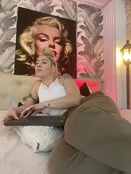 viktoria davis  online show from 2, 7, 2026