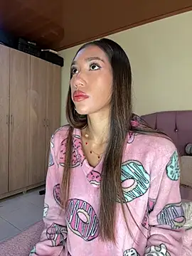 zoe storm online show from 19, 4, 2026