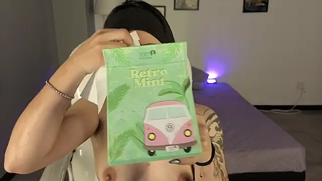 Nicole Foxx  online show from 2, 10, 2025