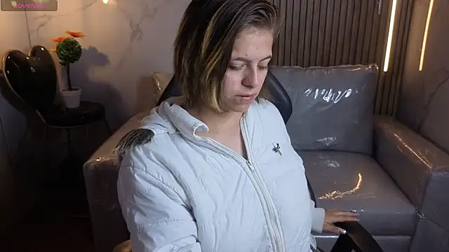 Kitten Cam online show from 23, 4, 2026