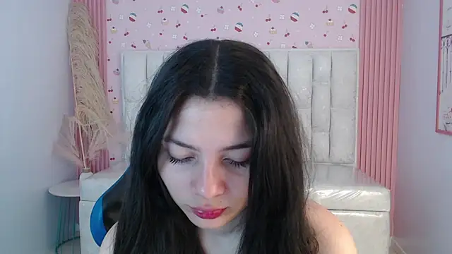 Snapshot of shalon_diaz_s chatting on 12, 11, 2025 shalon diaz s online show from 12, 11, 2025