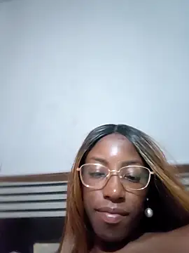 Snapshot of melangelo17 chatting on 5, 4, 2026 melangelo17 online show from 5, 4, 2026