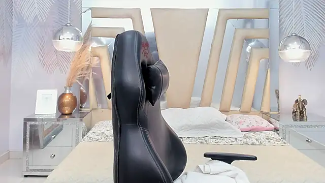 Snapshot of LIA_SWAN_ chatting on 27, 1, 2025 LIA SWAN online show from 27, 1, 2025