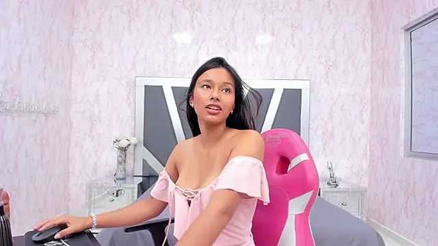 Snapshot of LIA_SWAN_ chatting on 28, 2, 2025 LIA SWAN online show from 28, 2, 2025