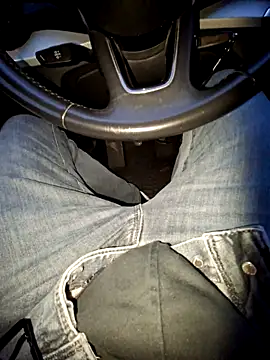 Nzino1983 online show from 13, 4, 2026