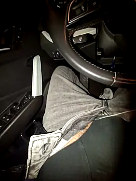 Nzino1983 online show from 25, 4, 2026