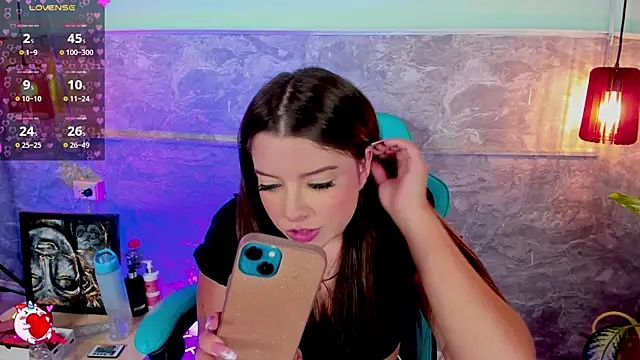 Snapshot of Lia_little18 chatting on 27, 10, 2025 Lia little18 online show from 27, 10, 2025