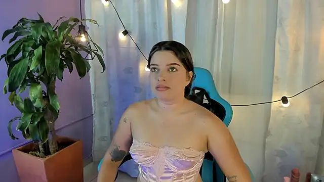 Snapshot of Lia_little18 chatting on 12, 6, 2026 Lia little18 online show from 12, 6, 2026