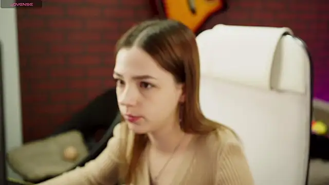 Snapshot of PamBeesly chatting on 22, 1, 2025 PamBeesly online show from 22, 1, 2025