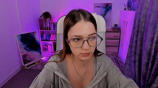 Snapshot of PamBeesly chatting on 26, 2, 2025 PamBeesly online show from 26, 2, 2025