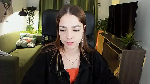 Snapshot of PamBeesly chatting on 5, 3, 2025 PamBeesly online show from 5, 3, 2025