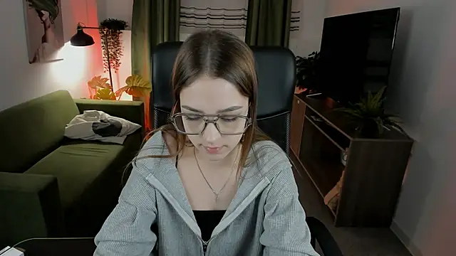 Snapshot of PamBeesly chatting on 16, 3, 2025 PamBeesly online show from 16, 3, 2025