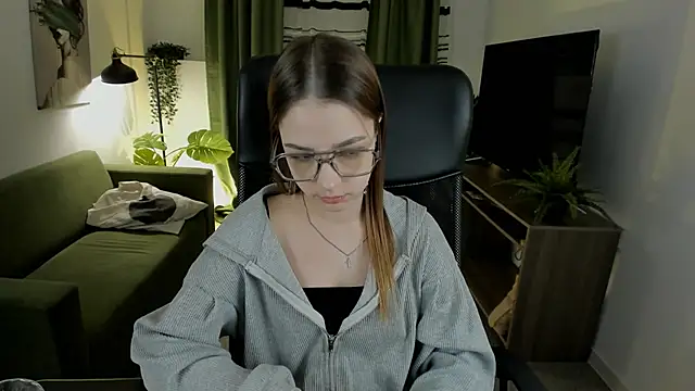 Snapshot of PamBeesly chatting on 19, 3, 2025 PamBeesly online show from 19, 3, 2025