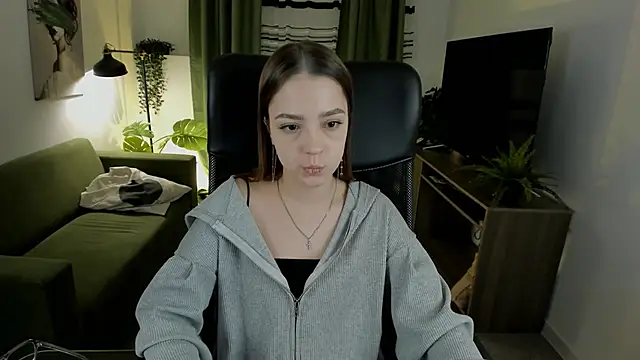 Snapshot of PamBeesly chatting on 19, 3, 2025 PamBeesly online show from 19, 3, 2025