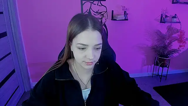 Snapshot of PamBeesly chatting on 22, 3, 2025 PamBeesly online show from 22, 3, 2025