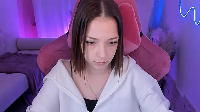 Snapshot of PamBeesly chatting on 21, 12, 2025 PamBeesly online show from 21, 12, 2025