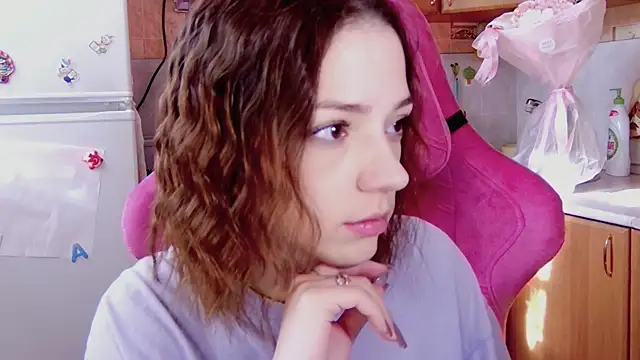 Snapshot of PamBeesly chatting on 19, 2, 2026 PamBeesly online show from 19, 2, 2026