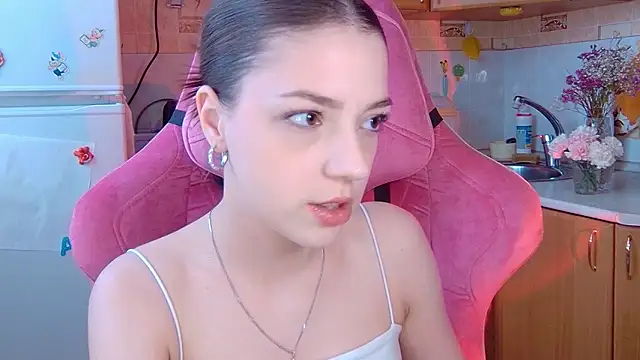 Snapshot of PamBeesly chatting on 21, 2, 2026 PamBeesly online show from 21, 2, 2026